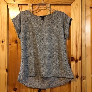 Chevron black and white top